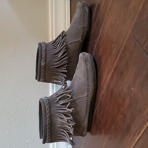 Minnetonka women's fringe grey moccasin booties.